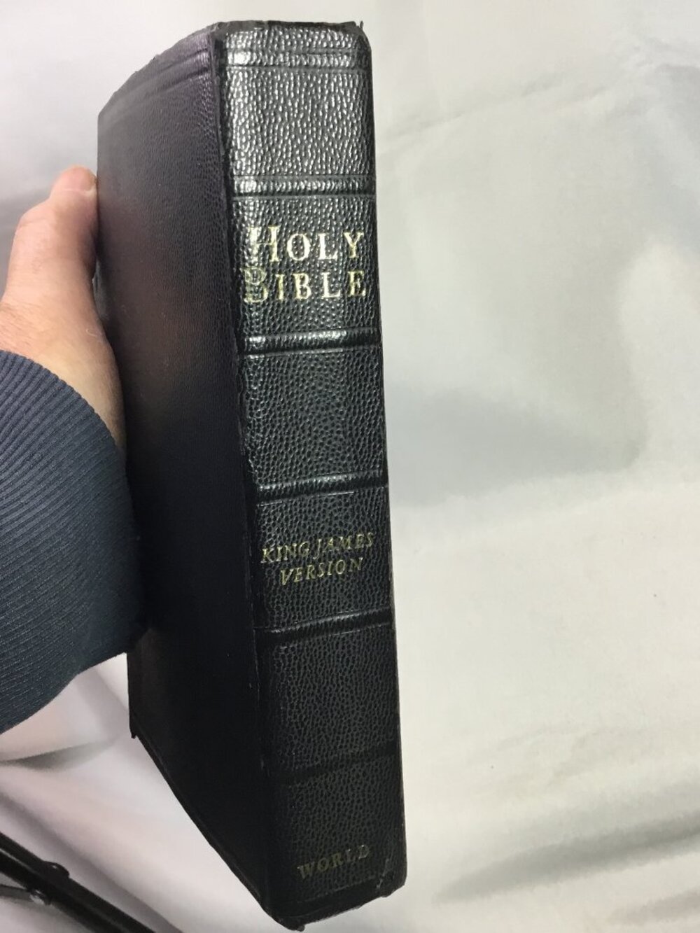 King James Version Holy Bible Self Pronouncing by World Publishing Black KJV